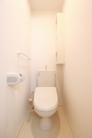 清潔感のあるトイレです