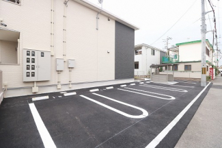 車をお持ちの方に嬉しい駐車場付きの物件です