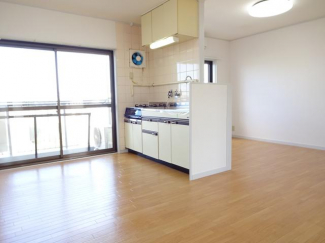 ＬＤＫは１０帖あり使いやすい間取りです
