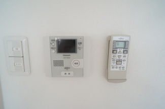 オートロック対応TVモニターホンです。参考、同建物・別間取りの号室
