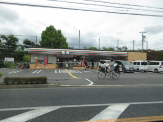 セブンイレブン大東谷川２丁目店まで778m