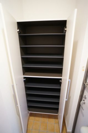 靴箱は大容量！！
参考、同建物・反転間取りの号室