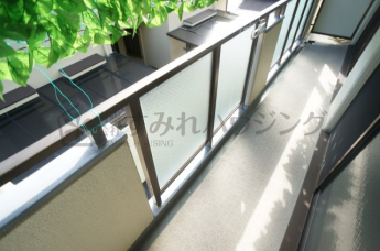 【バルコニー】
