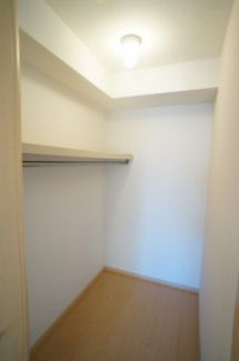 参考、同建物・反転間取りの号室