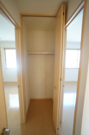 参考、同建物・反転間取りの号室