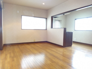２面採光で明るいＬＤＫ１２帖♪