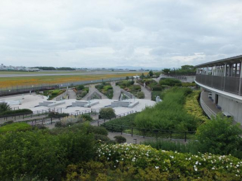 伊丹スカイパークまで700m