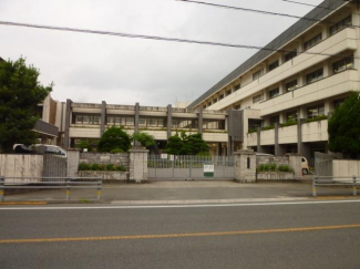 明倫小学校まで1809m