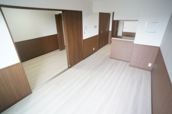 参考、同建物・反転間取りの号室