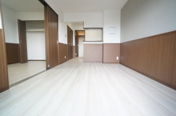 参考、同建物・反転間取りの号室