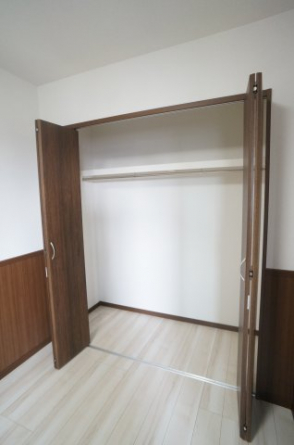 参考、同建物・反転間取りの号室