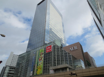 Ｓｈｏｐ＆Ｗａｎｄｅｒ　ＡＥＲまで742m
