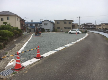 車でのアクセスも良い立地です♪