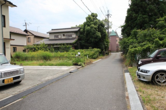 【前面道路含む現地写真】