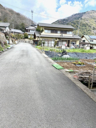 【前面道路含む現地写真】