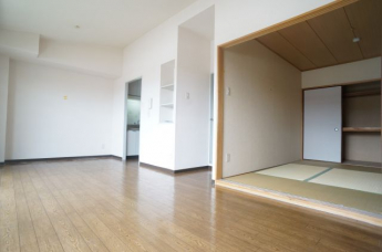 参考、同建物・反転間取りの号室