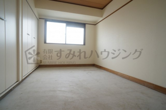 畳は表替え中のため、後から入ります
