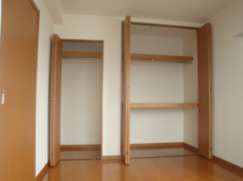 参考、同建物・反転間取りの号室