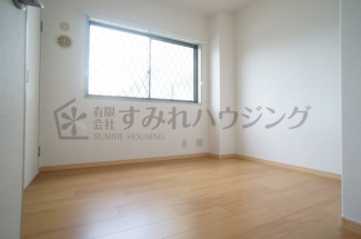 【寝室】