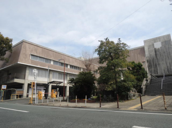 八幡浜市民会館まで338m