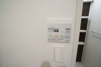 参考、同建物・反転間取りの号室