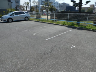 【駐車場】