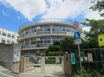 神戸市立美野丘小学校まで450m
