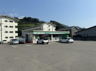 ファミリーマート保内川之石店まで1325m