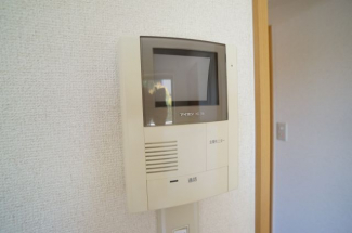 ＴＶモニターホンついてます。参考、同建物・反転間取りの号室