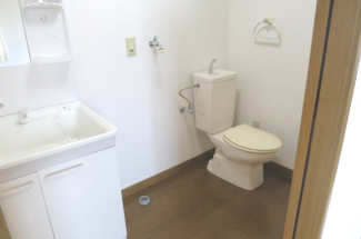 シンプルで使いやすいトイレです