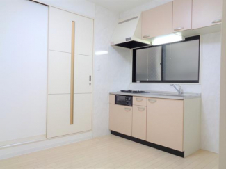 キッチンにシステムキッチン仕様です。