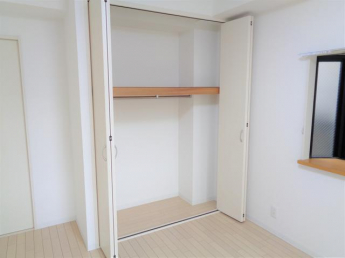 洋室のクローゼットです