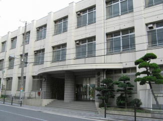 大阪市立香簑小学校まで169m