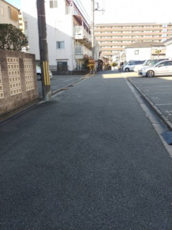 前面道路　西側