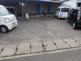 【駐車場】