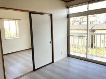 広いベランダあります。