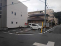 松山市緑町２丁目の駐車場の画像