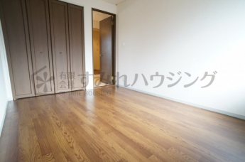 【寝室】