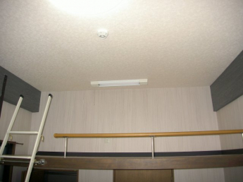 天井が高く開放的なリビング空間にうれしいロフト完備