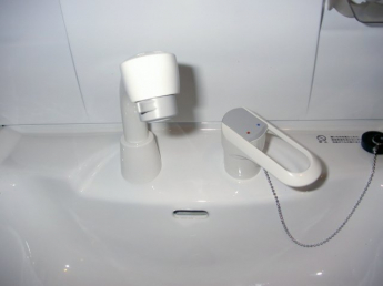 シャワー付き洗面台