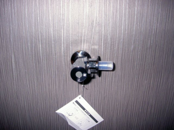 ホースの抜けのこれで安心。逆止弁付き洗濯水栓