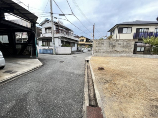 【前面道路含む現地写真】