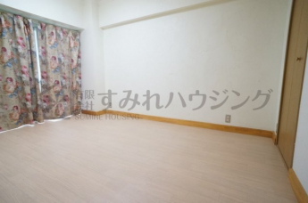 【寝室】