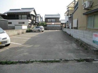 今治市室屋町５丁目の駐車場の画像