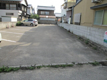 今治市室屋町５丁目の駐車場の画像