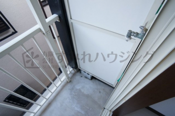 参考、同建物・反転間取りの号室