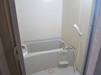 コンパクトで使いやすいお風呂です