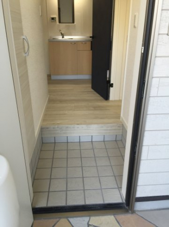 シューズボックス付きで玄関周りはスッキリします！