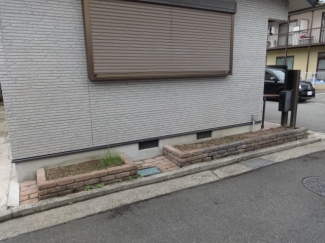 花壇でガーデニングを♪