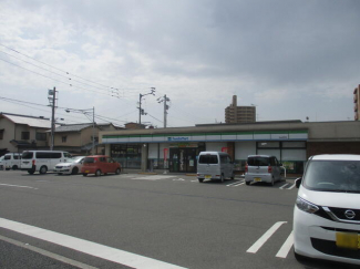 ファミリーマート石手店２８０ｍ